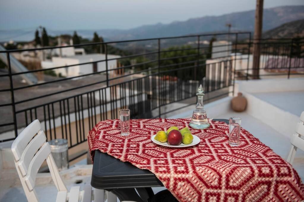 Paraspori Traditional Home With View Luaran gambar