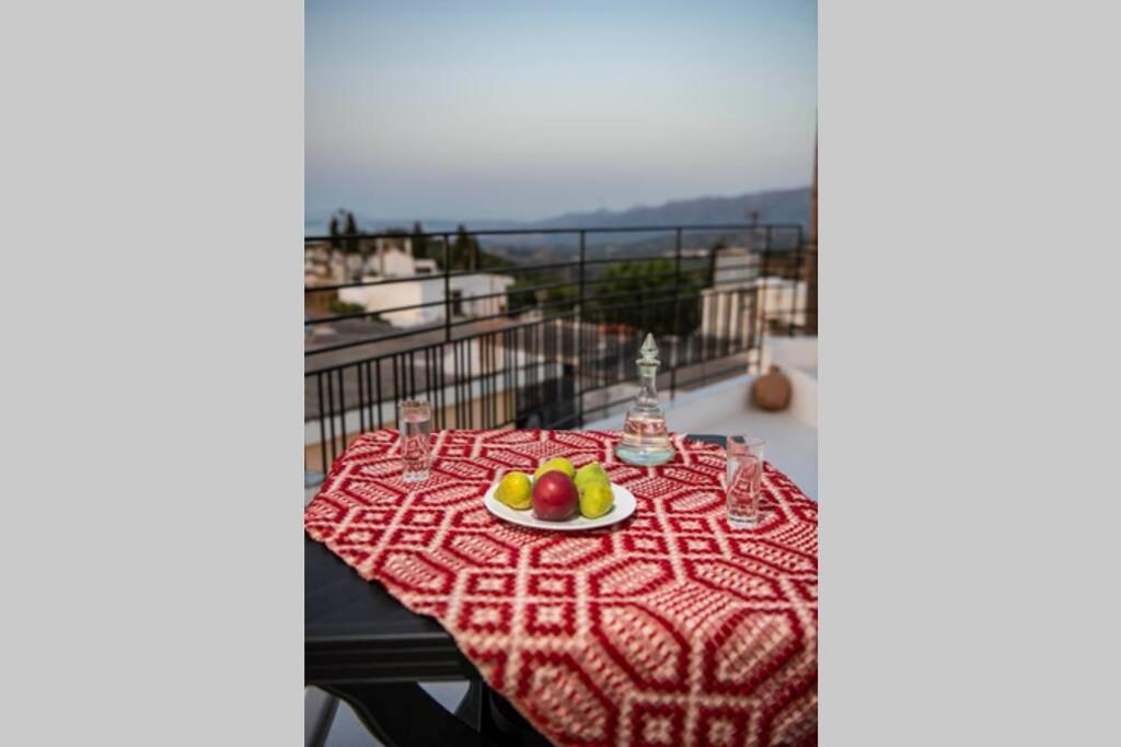 Paraspori Traditional Home With View Luaran gambar